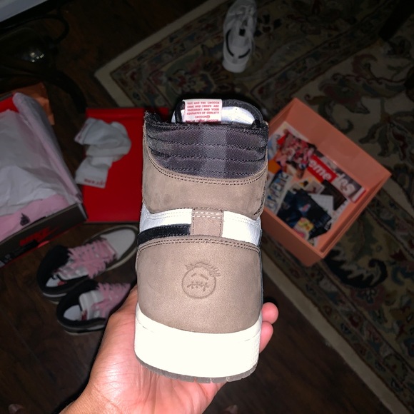 Travis Scott Air Jordan 1 - Picture 2 of 8